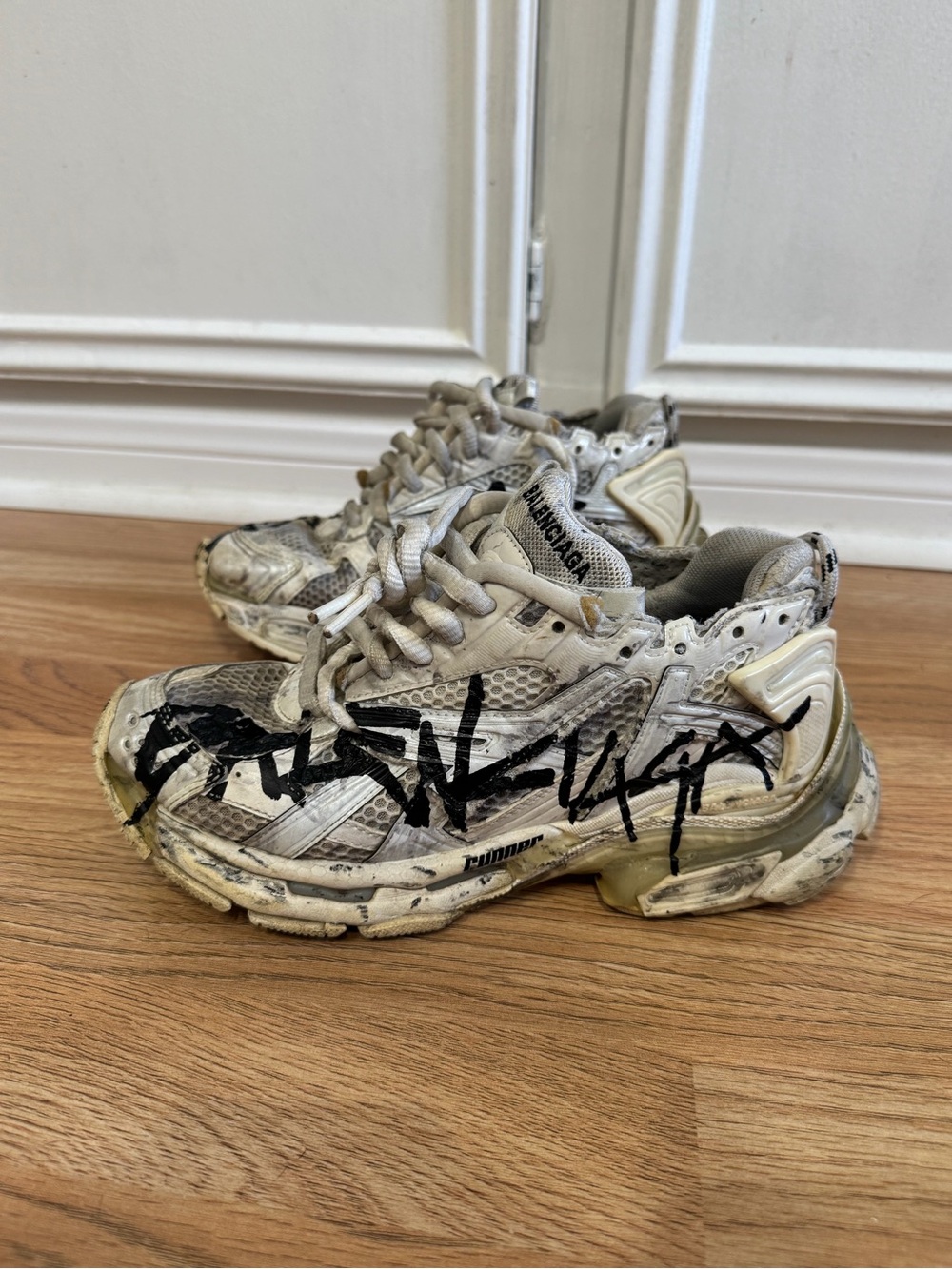 Balenciaga Runner Graffiti Offwhite